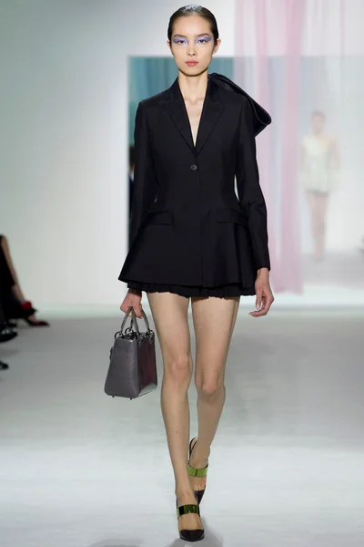Look 9